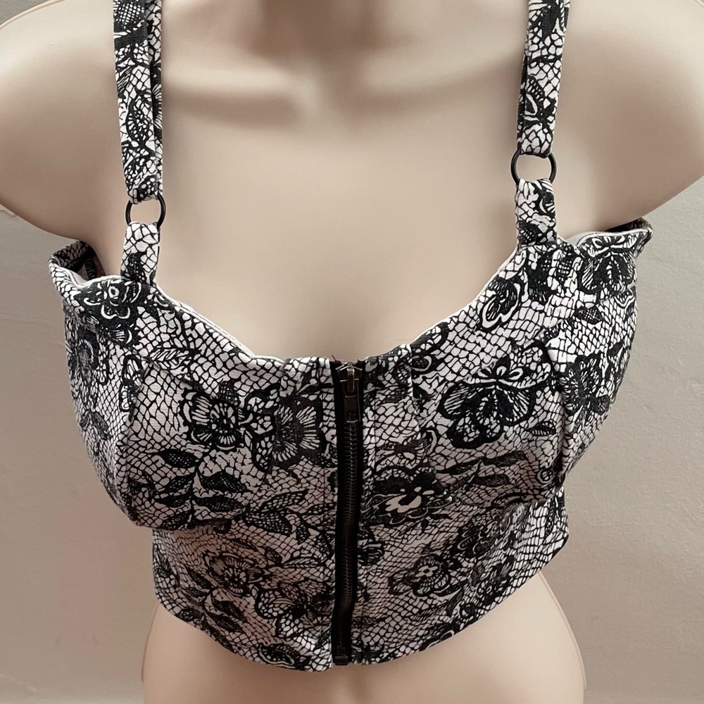 The Arte by Zenana lace black & white zip front bustier corset crop top, size S